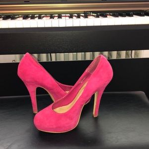 Hot pink Steve Madden pumps